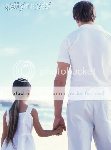 padre con su hija de la mano tags dia del padre hija padre